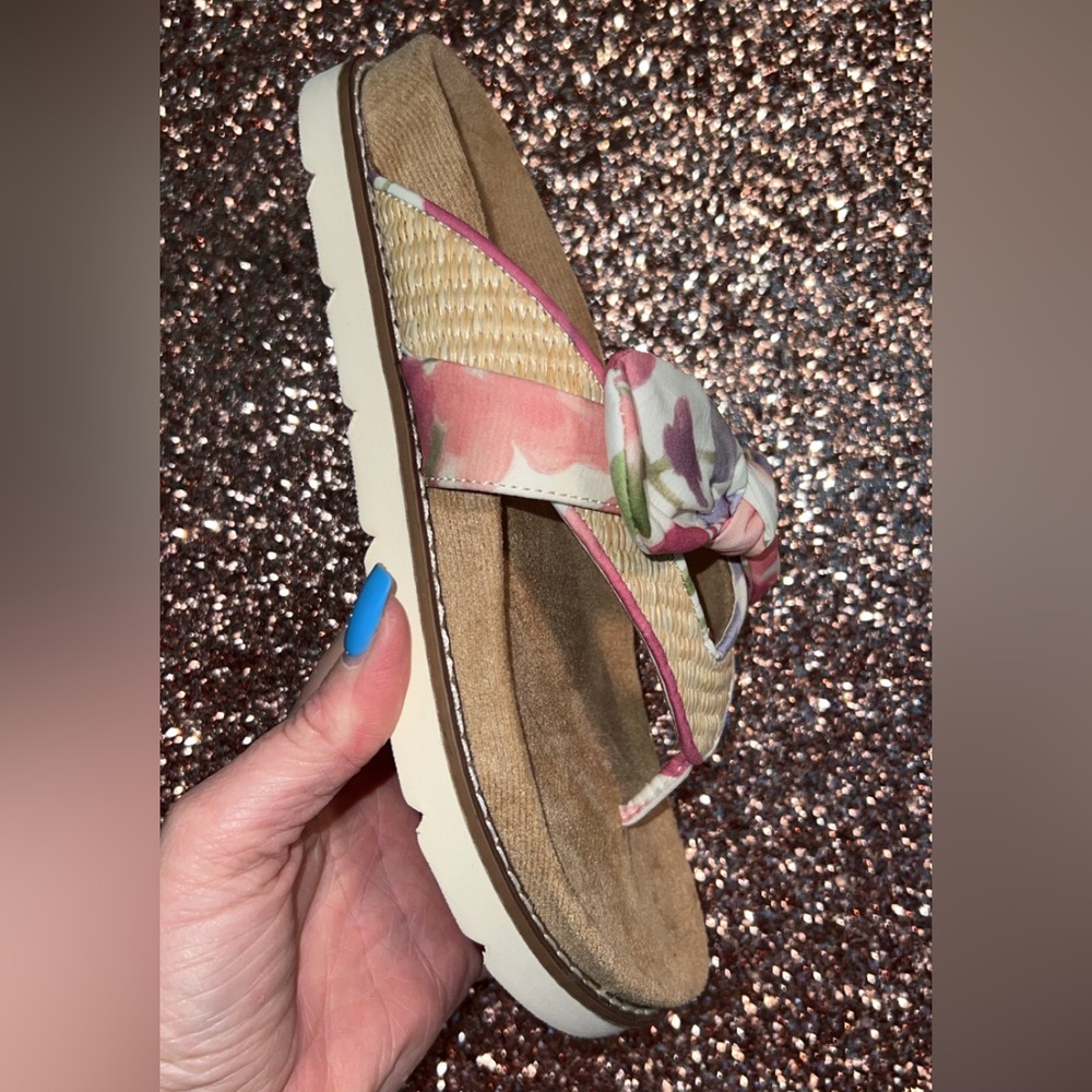 NIB 🌸Corkys Floral Bow Thong Sandal in Pink, Purple and Green - Picture 2 of 3